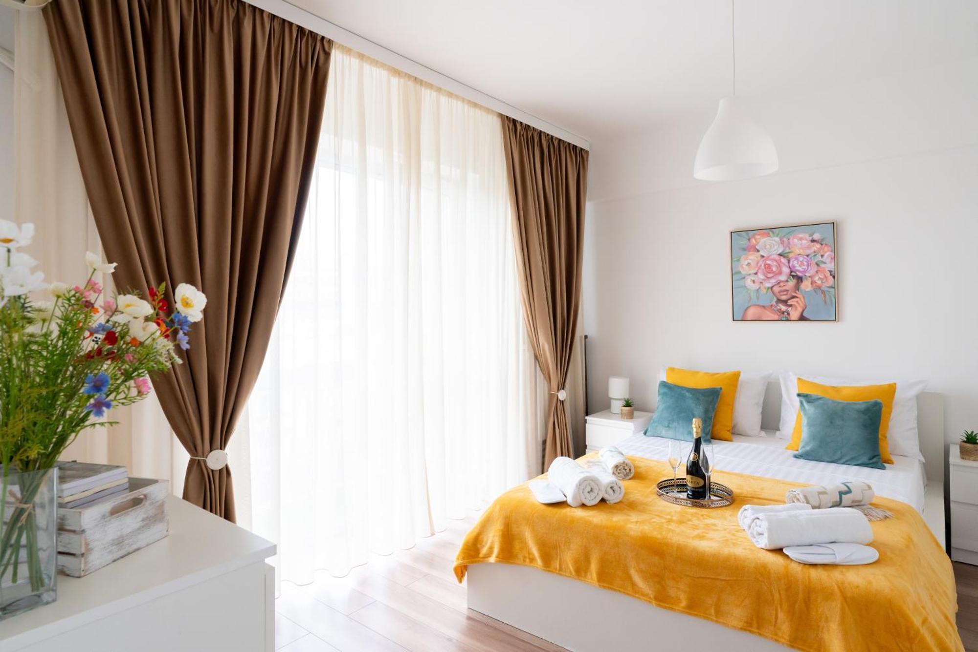 Stepup Apartment, Downtown Bucharest, Center, Balcony View * Bucarest